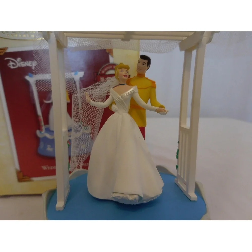 Hallmark Keepsake Ornament Ornament Wedding Day Dance Disney's Cinderella 2005